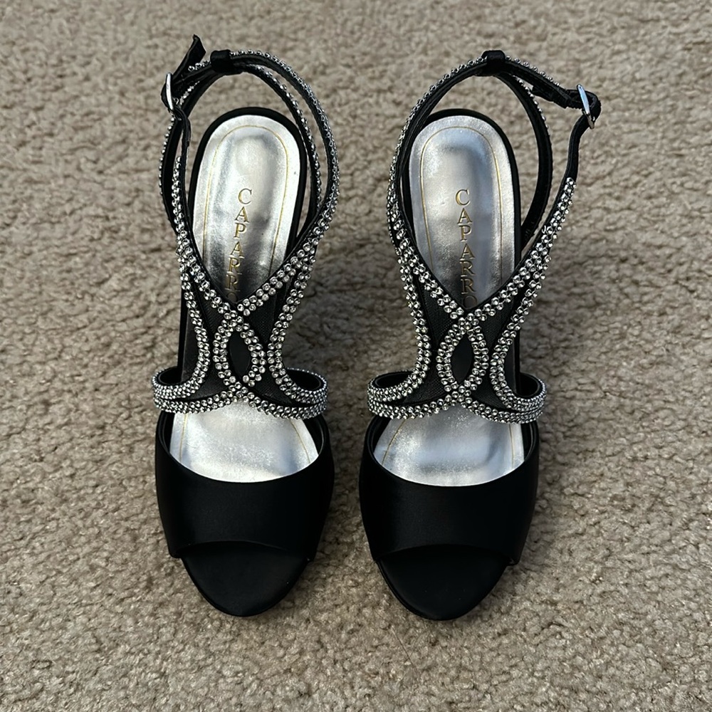 Caparros Women’s Eldorado Open Toe Black Satin Sandals w. Mesh Crystals Size 7.5